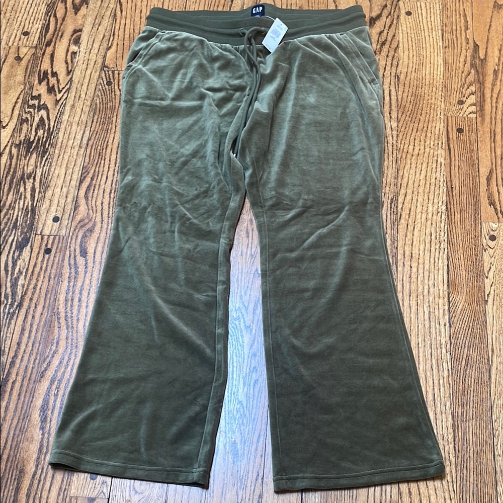 NWT GAP Olive Green Sweatpants with Drawstring Waist - Velour or Velvet